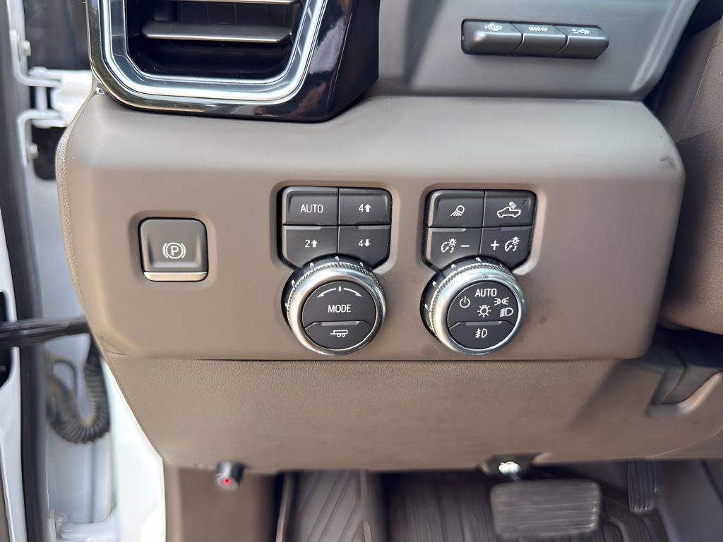 Used 2025 GMC Sierra 2500 Denali w/ Denali Reserve Package AWD/4WD image 22