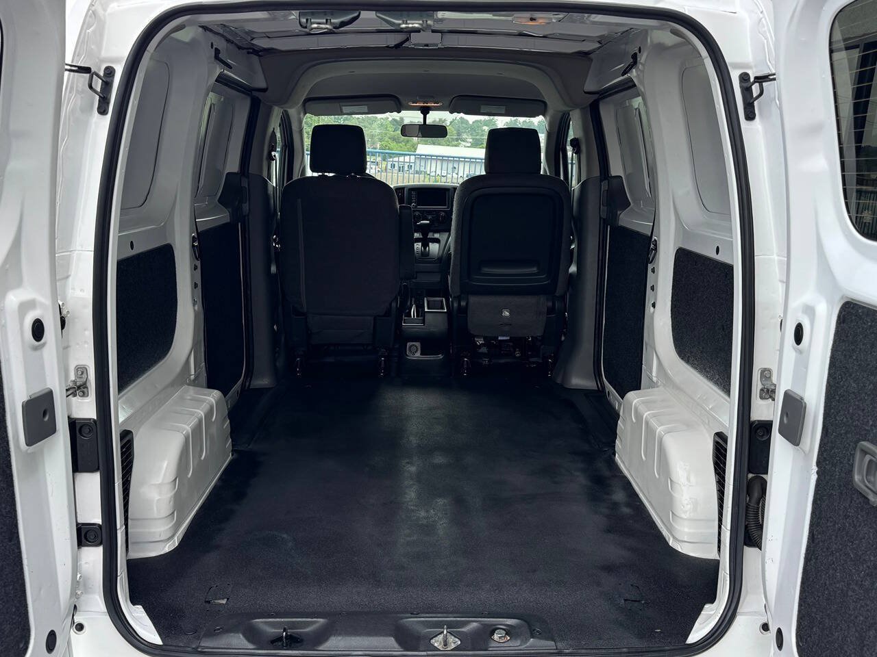 Used 2020 Nissan NV200 SV w/ Back Door Glass Package FWD image 10