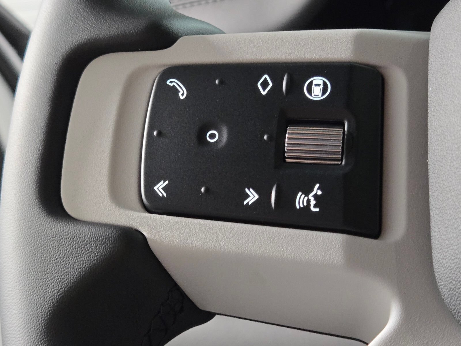 New 2026 Land Rover Defender 110 X-Dynamic SE AWD/4WD image 24