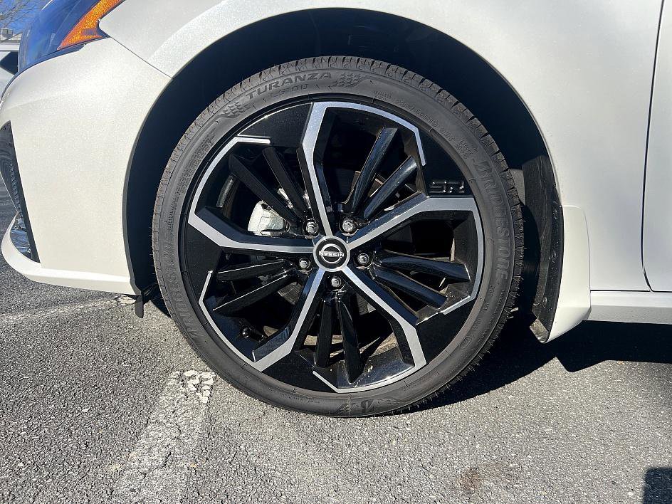 New 2025 Nissan Altima 2.5 SR image 8