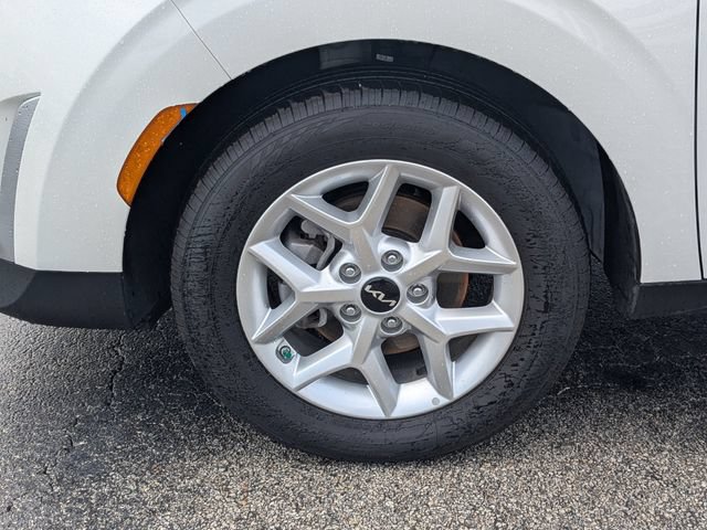 Certified 2025 Kia Soul LX w/ LX Technology Package FWD image 11