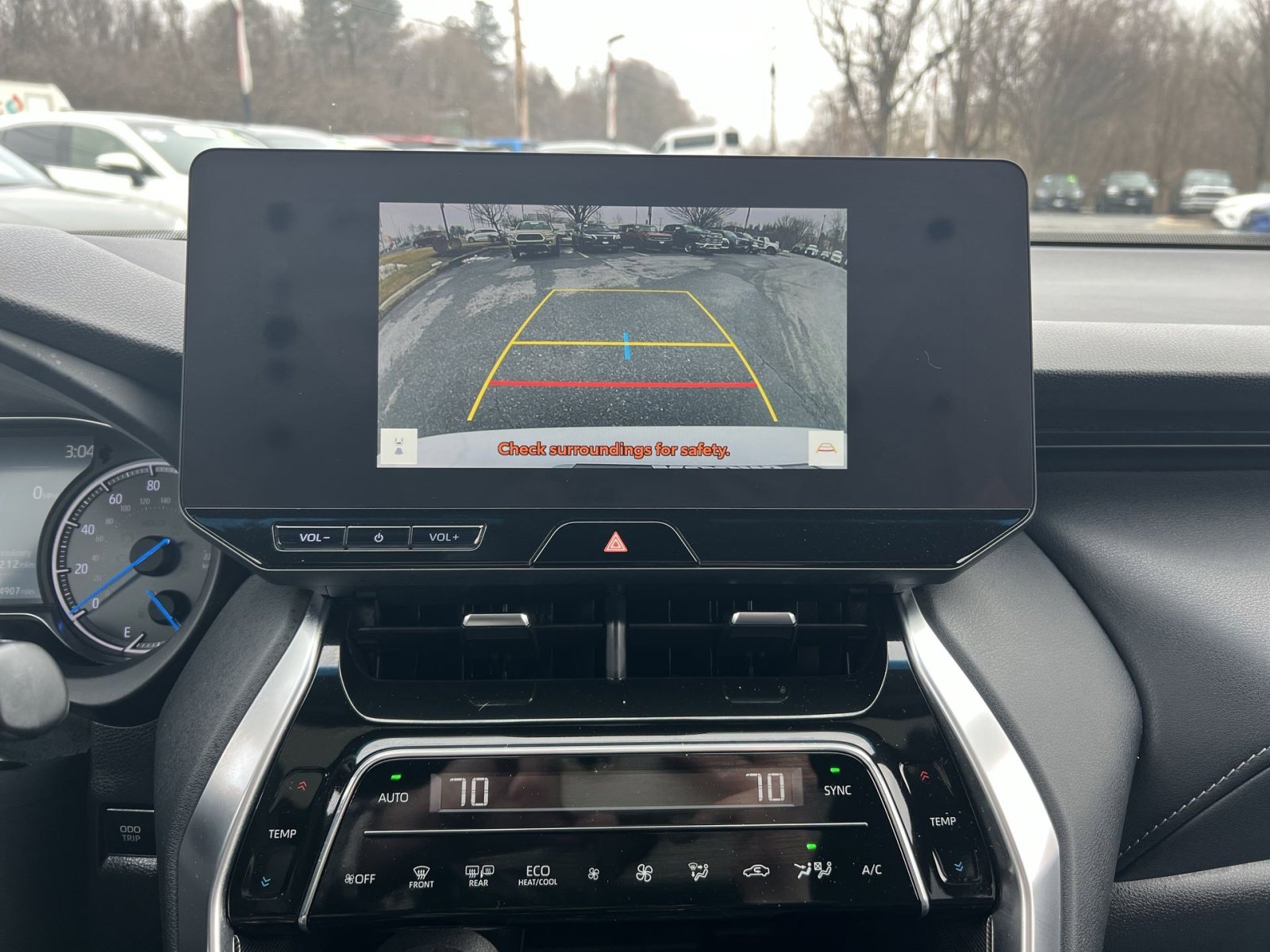 Used 2023 Toyota Venza Nightshade image 19