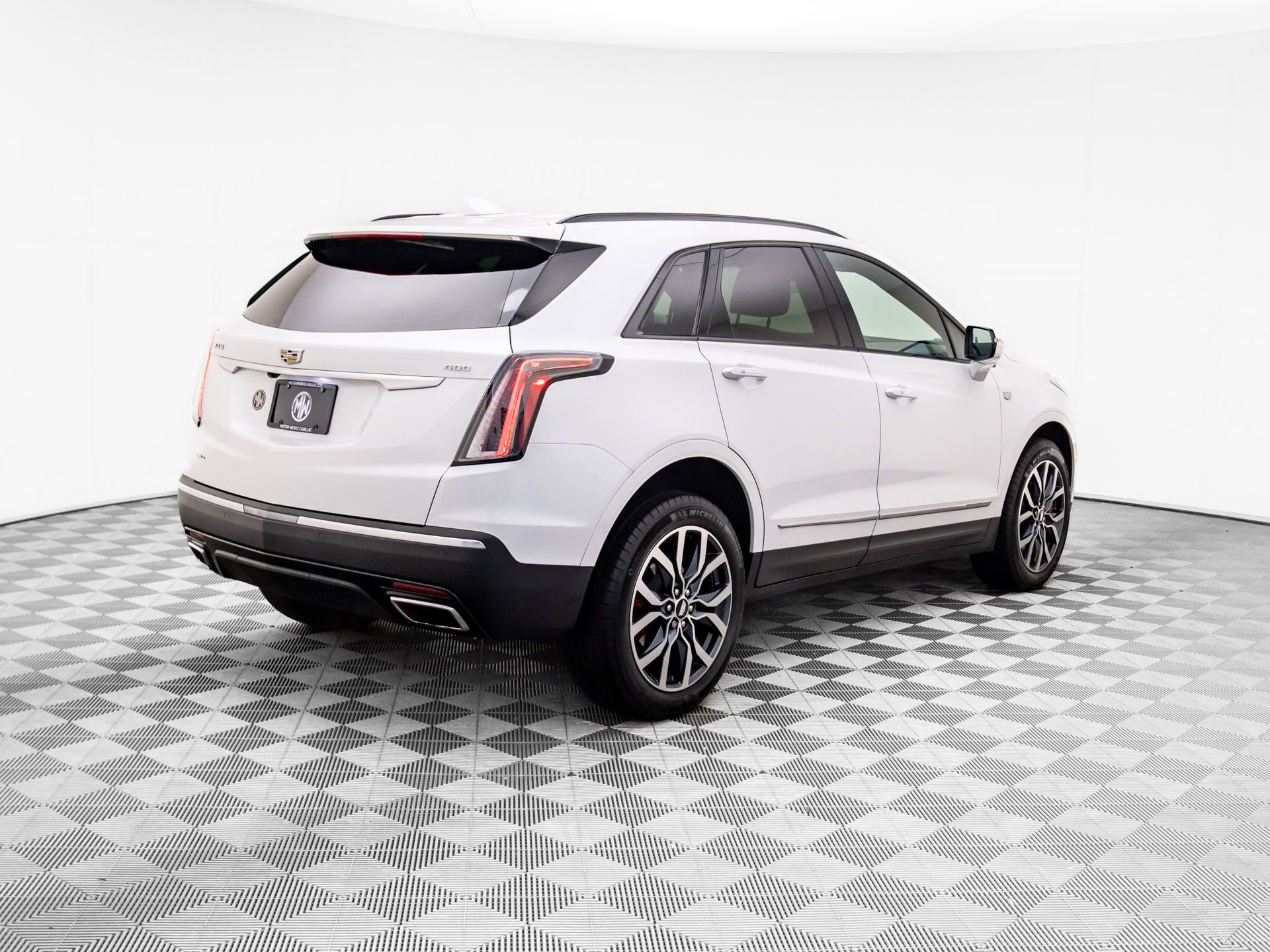 Certified 2022 Cadillac XT5 Sportv w/ LPO, Floor Liner Package image 8