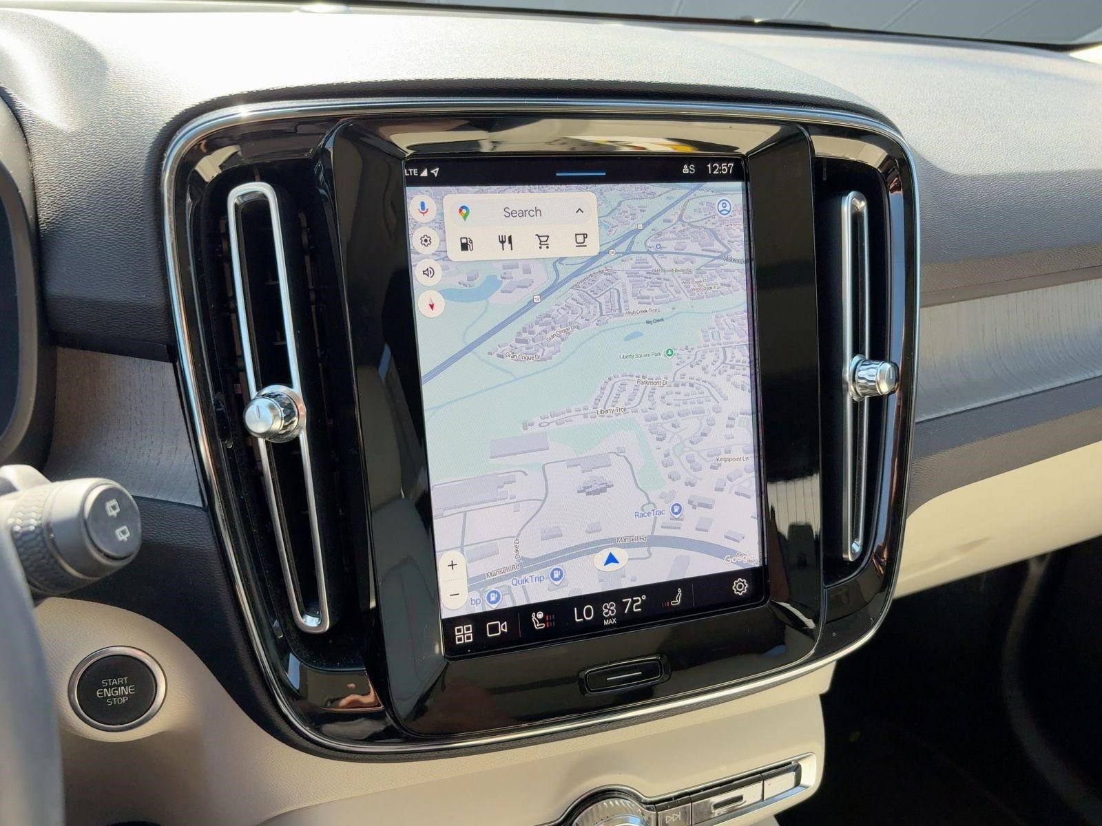 Certified 2023 Volvo XC40 B5 Plus w/ Climate Package AWD/4WD image 20