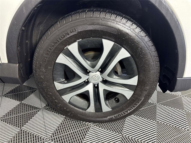 Used 2018 Toyota RAV4 LE image 31
