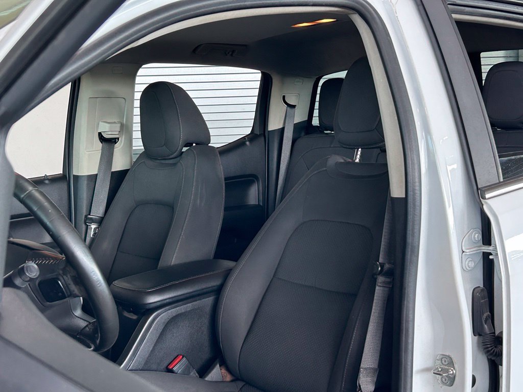 Used 2017 Chevrolet Colorado LT w/ LT Convenience Package RWD image 12
