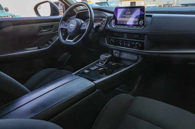 Used 2024 Nissan Rogue S FWD image 31