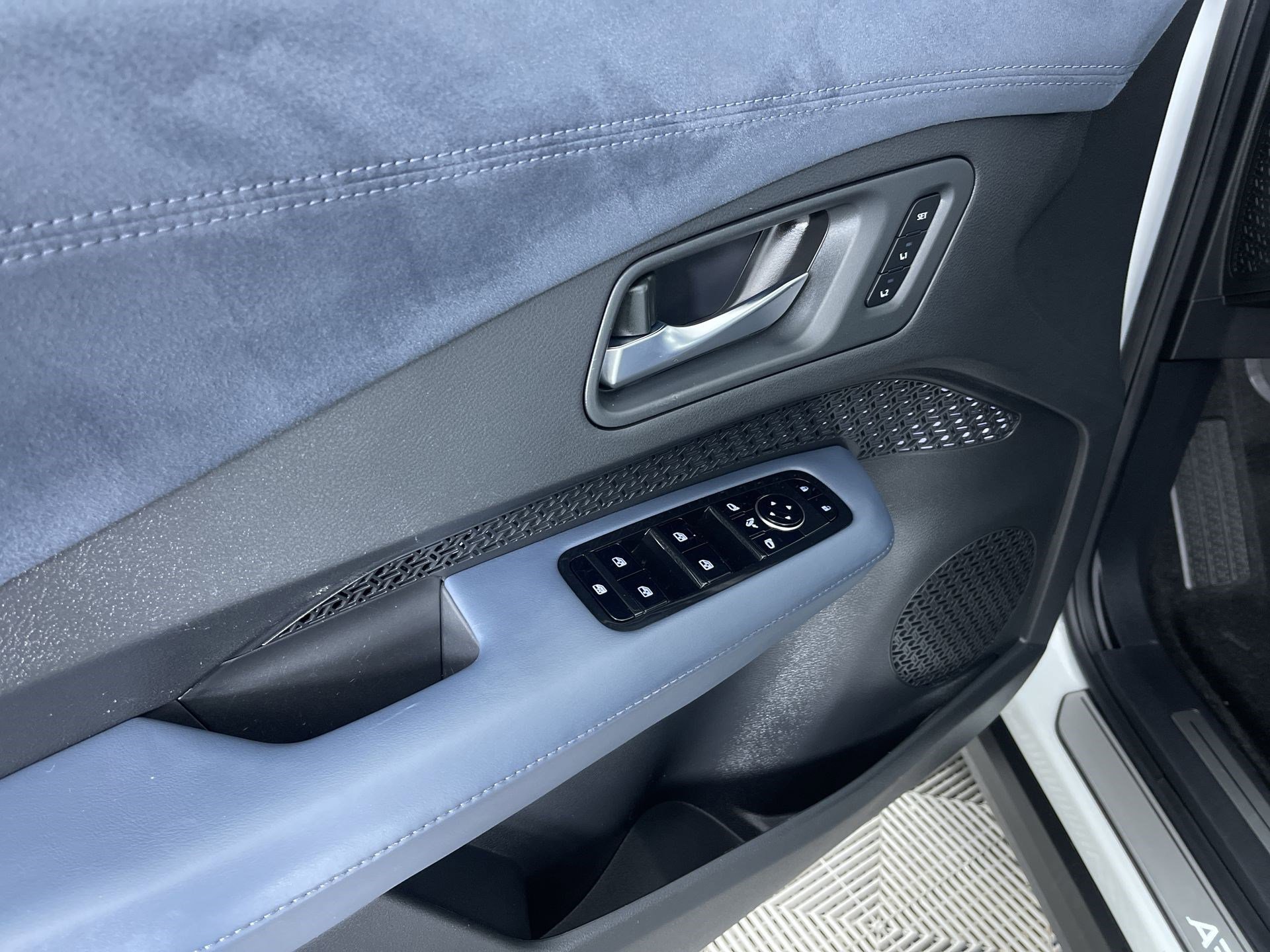 Certified 2024 Nissan Ariya AWD image 14