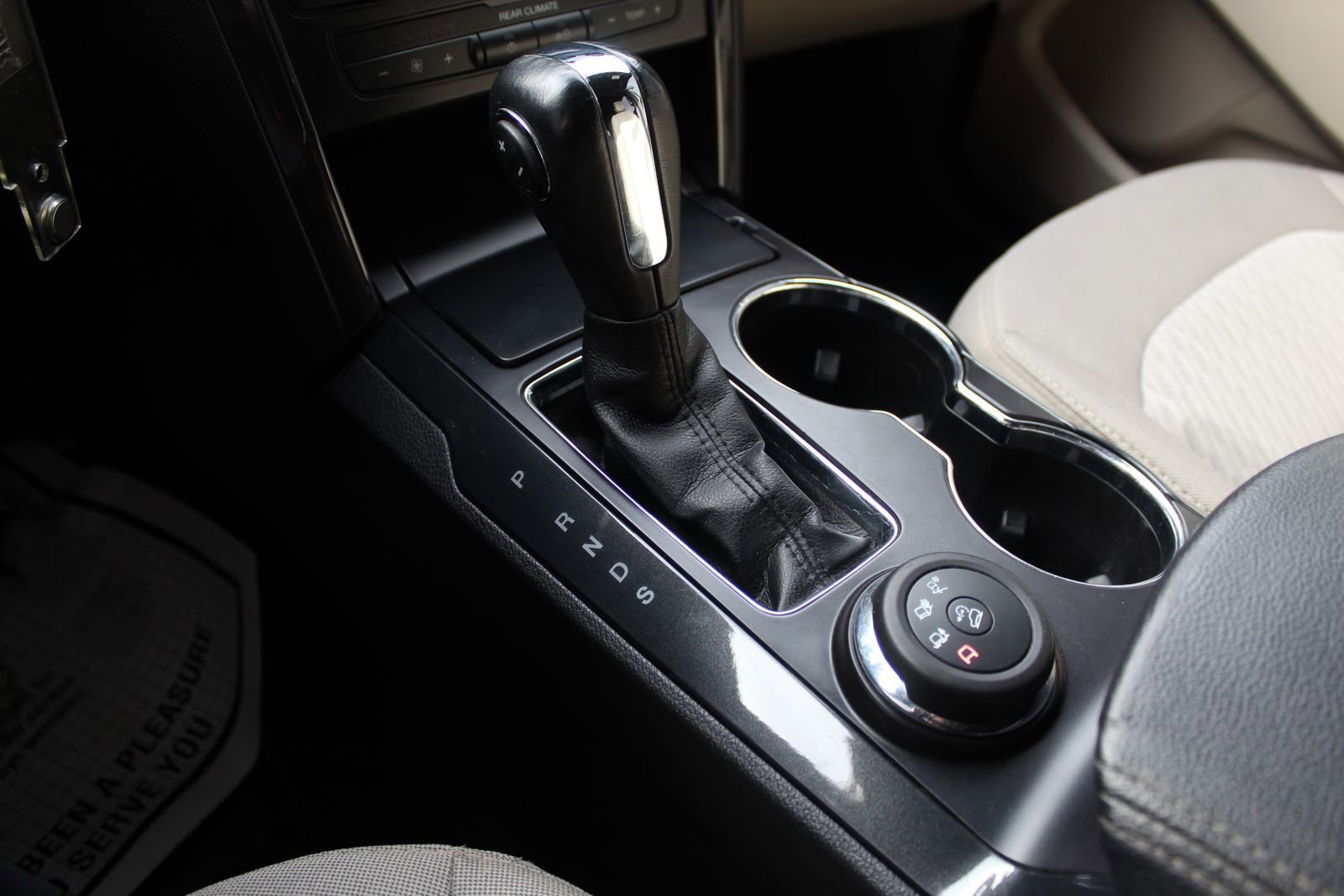 Used 2019 Ford Explorer 4WD w/ Class III Trailer Tow Package image 18