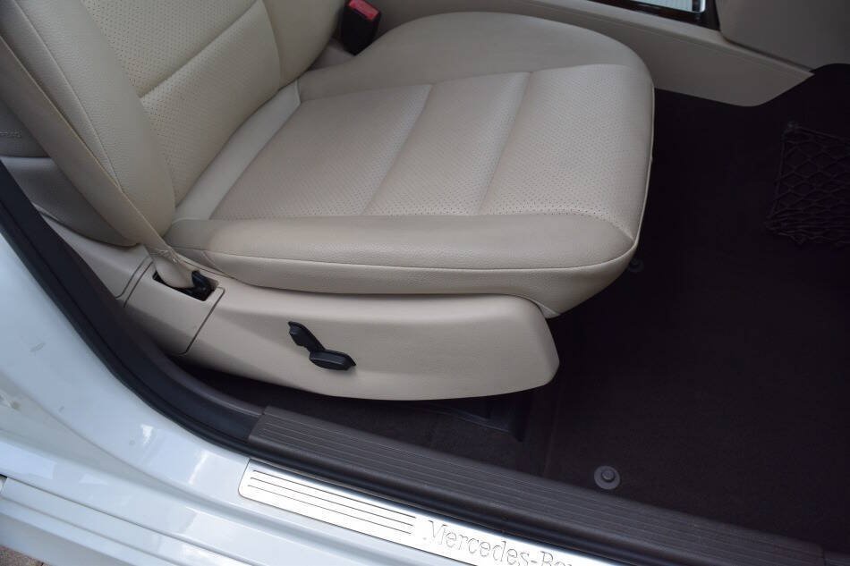 Used 2014 Mercedes-Benz GLK 250 BlueTEC 4MATIC image 50