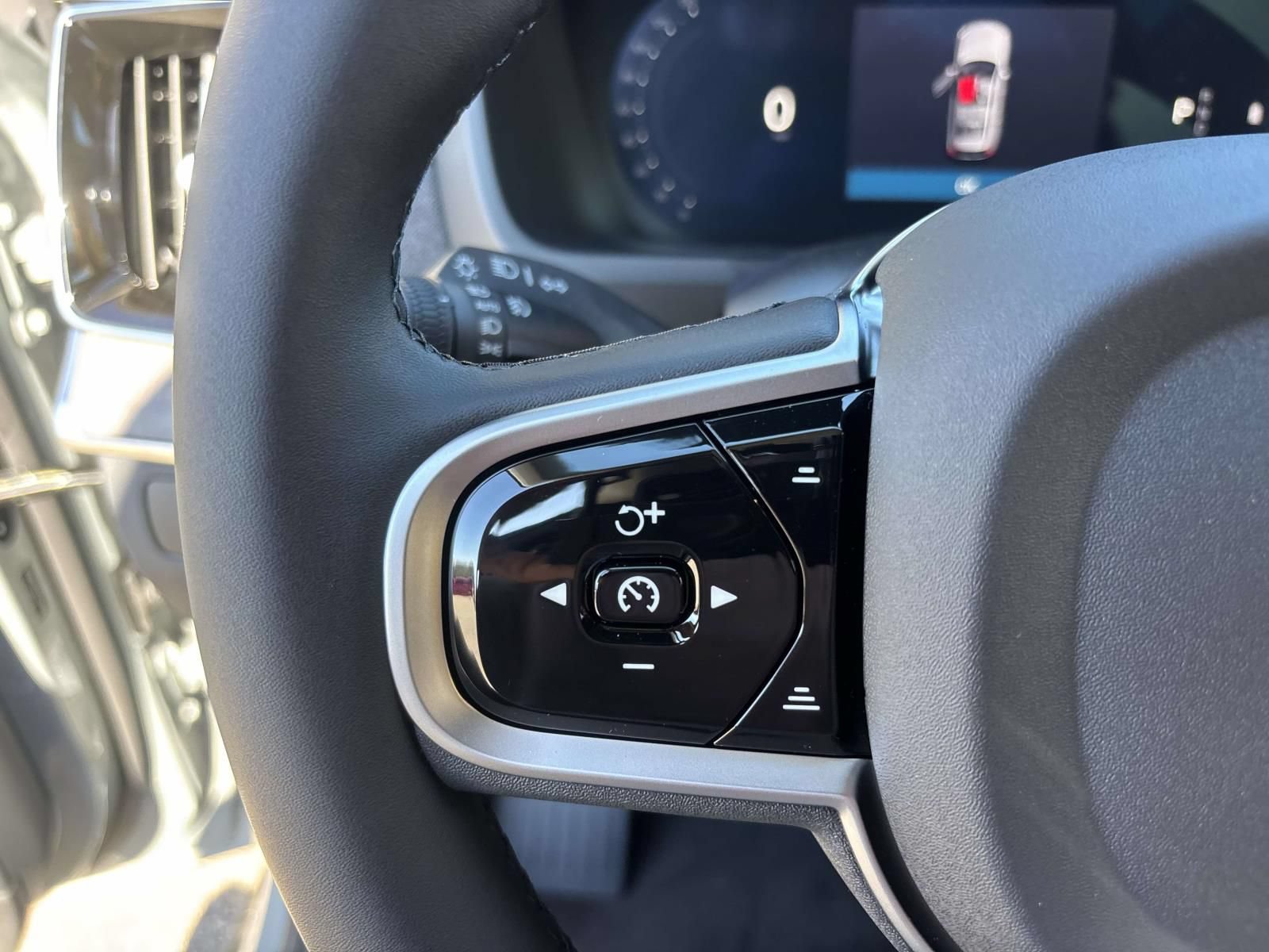 New 2026 Volvo XC90 B6 Ultra w/ Protection Package AWD/4WD image 18