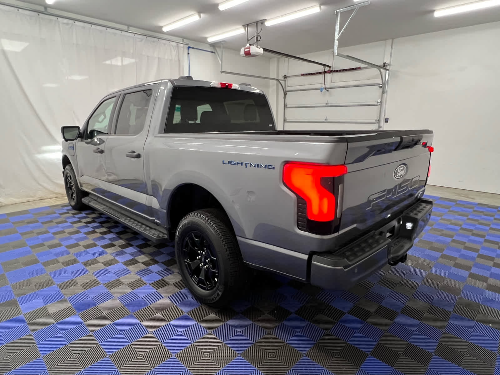 New 2025 Ford F150 Lightning XLT image 4