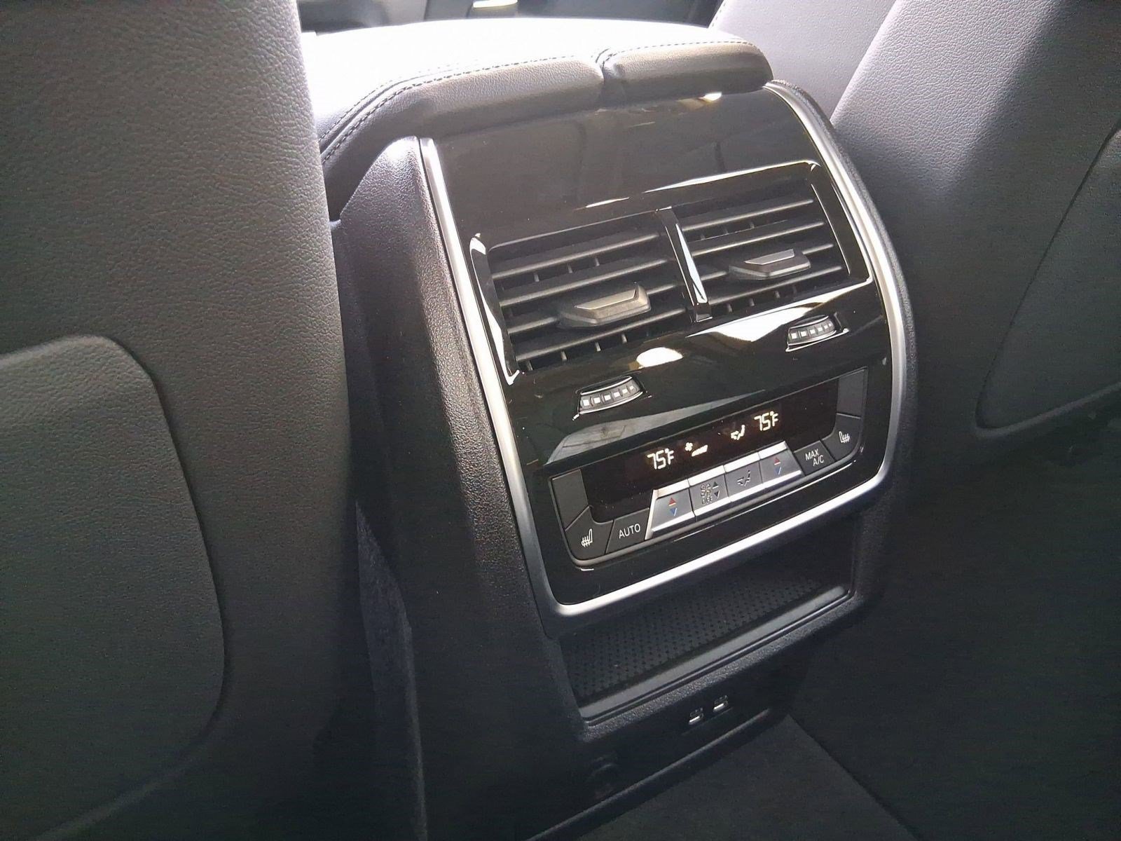 Used 2026 BMW X5 sDrive40i w/ Climate Comfort Package RWD image 30