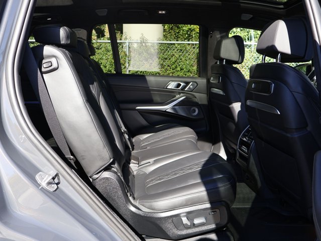 Used 2025 BMW X7 M60i AWD/4WD image 24