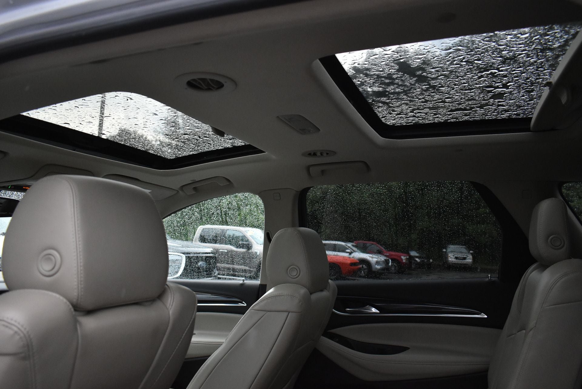 Used 2018 Buick Enclave Essence AWD/4WD image 18