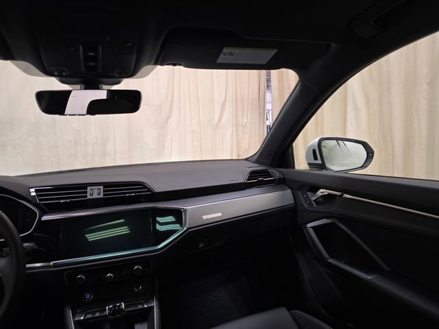Certified 2025 Audi Q3 2.0T Premium w/ Convenience Package image 32