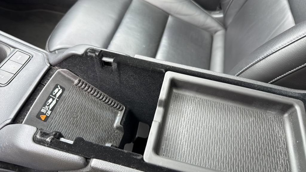 Used 2019 Cadillac XT4 Premium Luxury w/ Cold Weather Package image 36