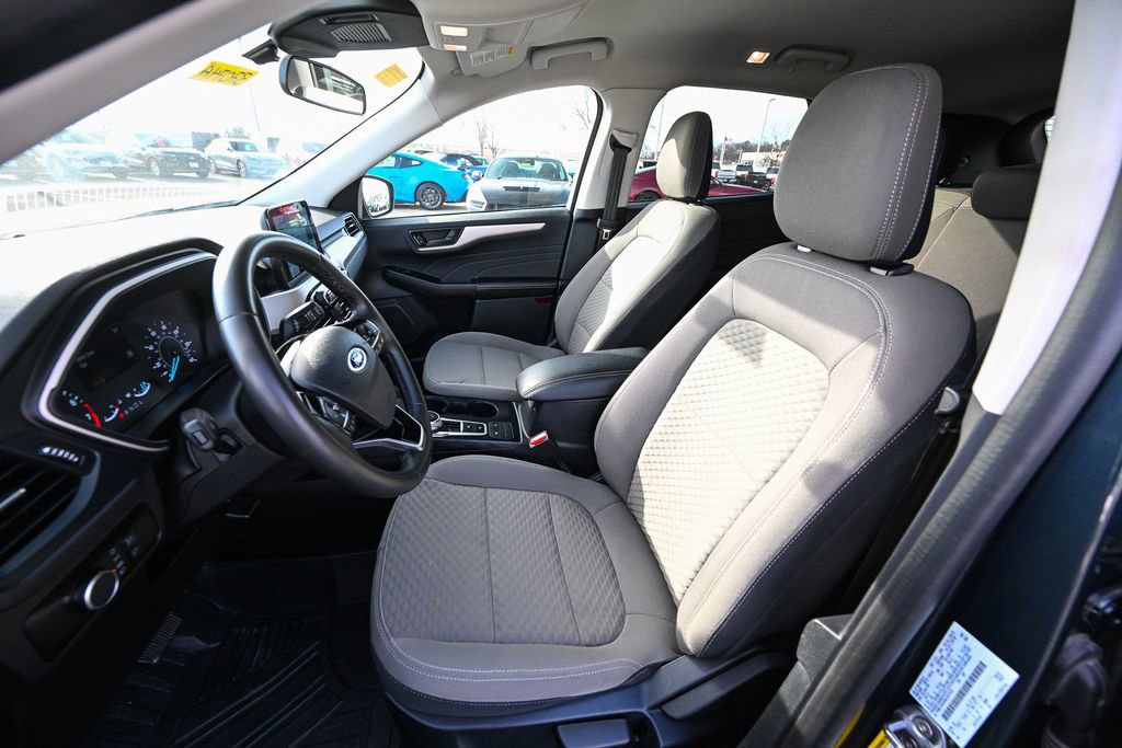 Certified 2022 Ford Escape SE w/ SE Sport Appearance Package AWD/4WD image 18