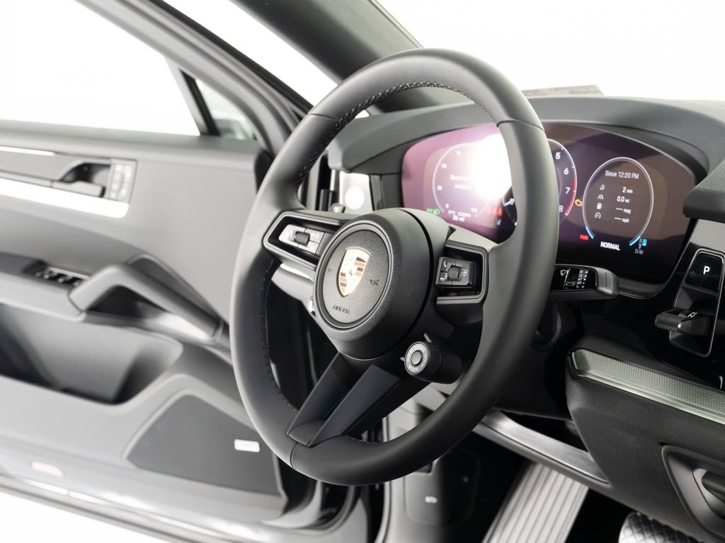 New 2026 Porsche Cayenne Coupe AWD/4WD image 36