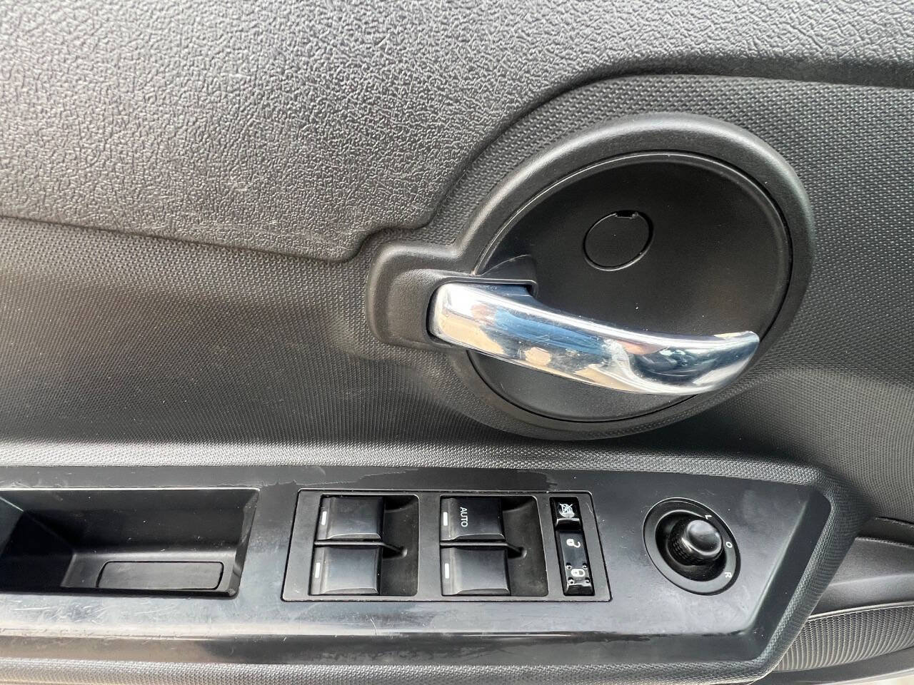 Used 2014 Dodge Avenger R/T w/ Sun/Sound Group FWD image 14