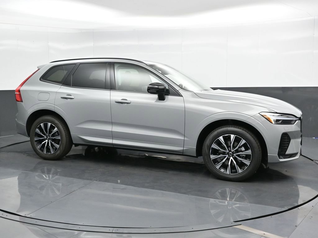 New 2025 Volvo XC60 B5 Core w/ Protection Package Premier image 3