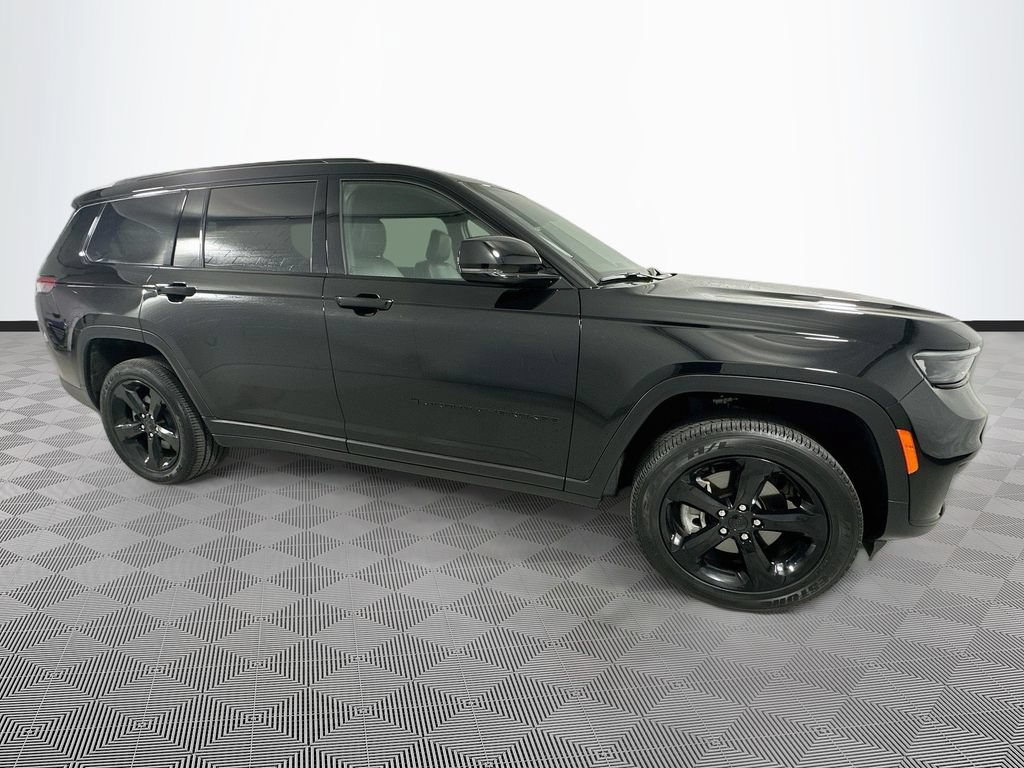 Used 2025 Jeep Grand Cherokee L Altitude AWD/4WD image 8
