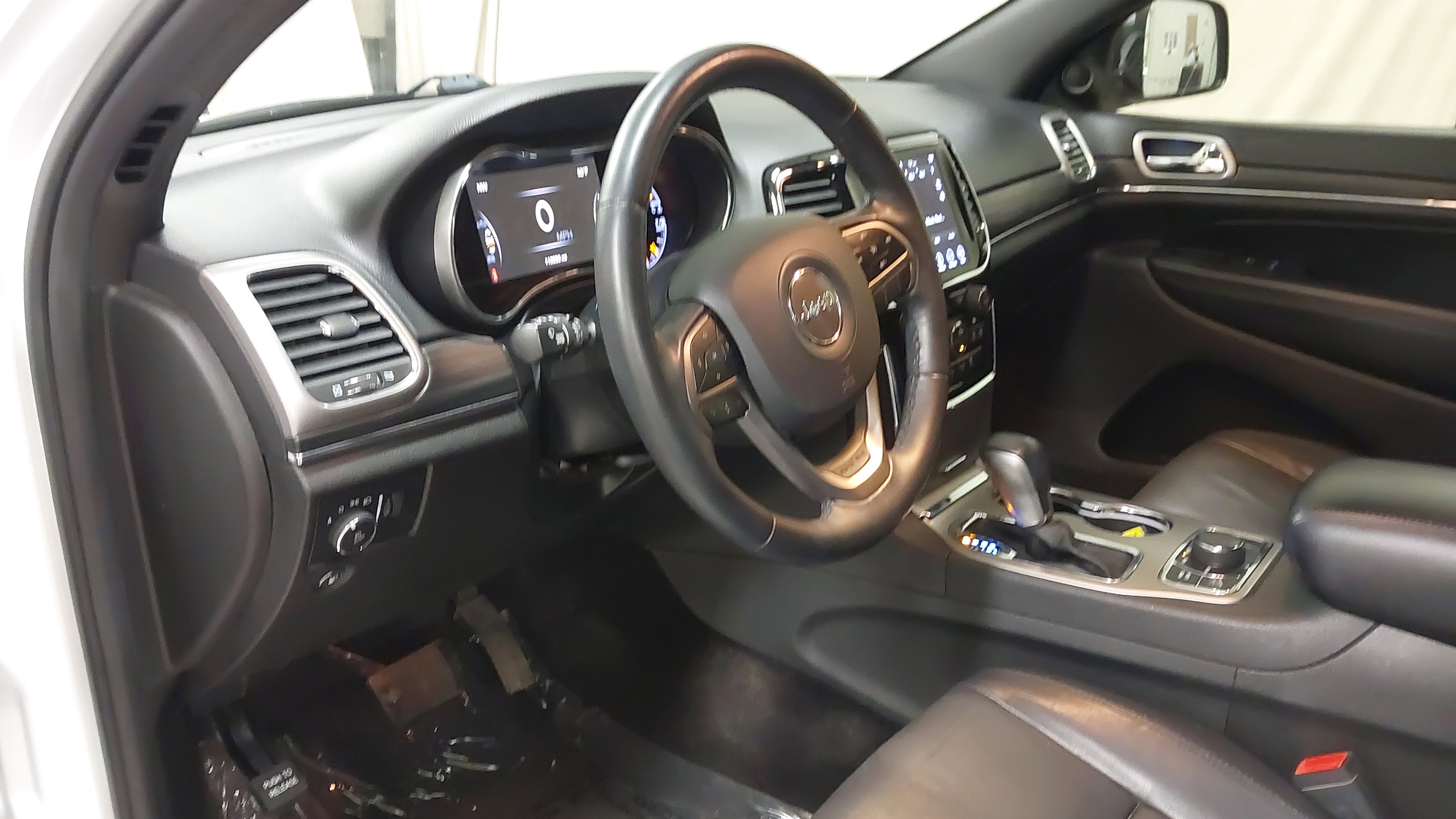 Used 2019 Jeep Grand Cherokee Limited AWD/4WD image 17