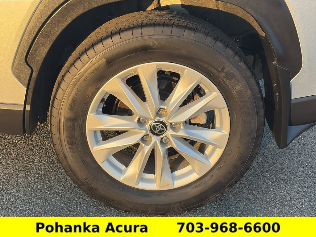 Used 2023 Toyota Corolla Cross LE AWD/4WD image 26