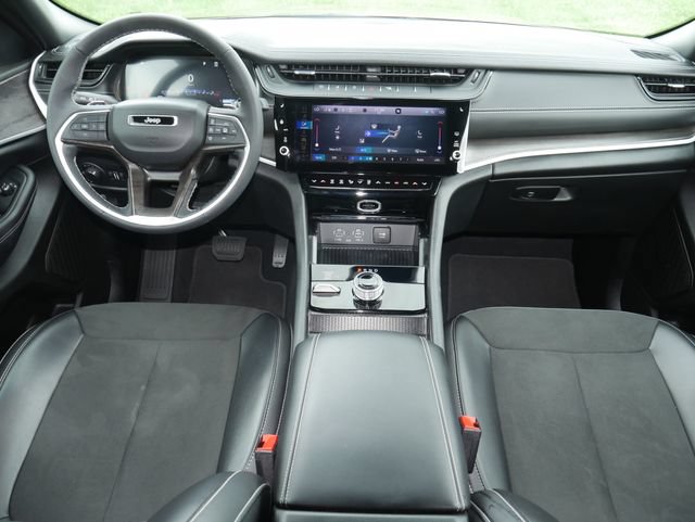 New 2026 Jeep Grand Cherokee Altitude AWD/4WD image 3