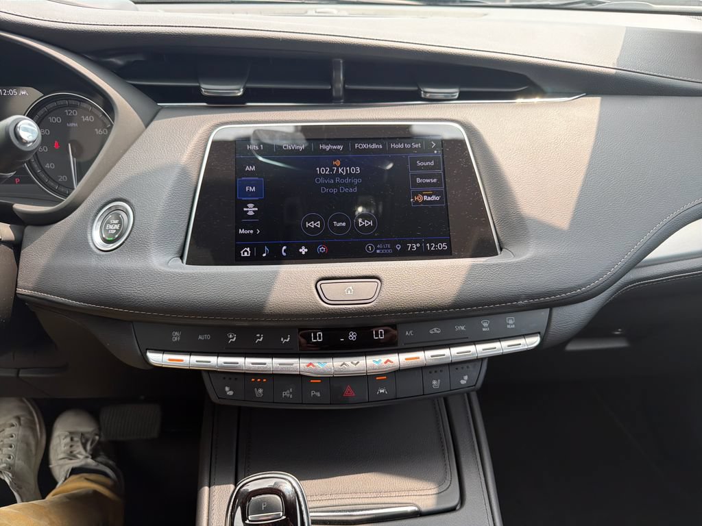 Used 2023 Cadillac XT4 Premium Luxury w/ Technology Package FWD image 18