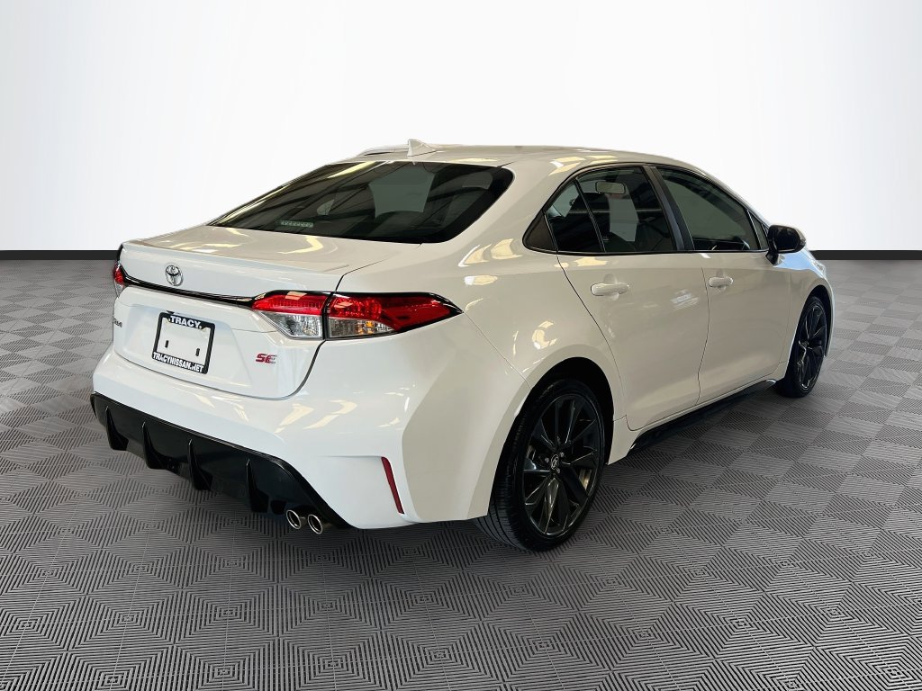 Used 2024 Toyota Corolla SE w/ SE Convenience Package FWD image 7