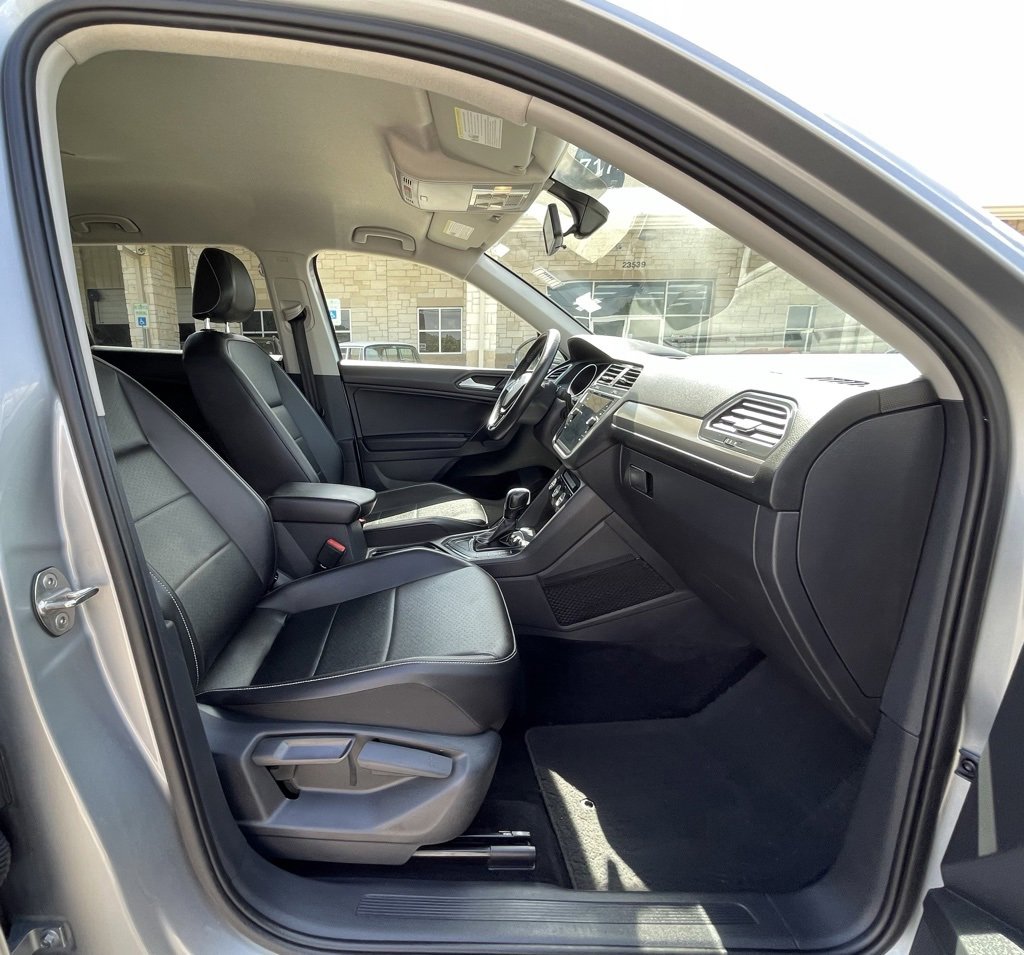 Used 2021 Volkswagen Tiguan SE image 31