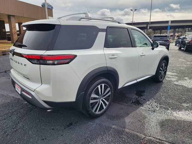 Used 2024 Nissan Pathfinder Platinum w/ Cargo Package image 5