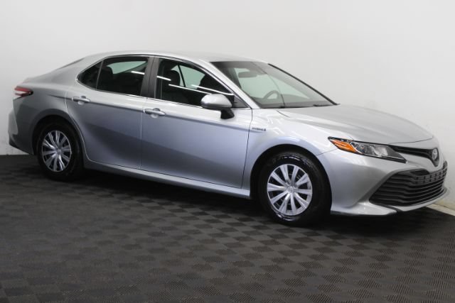 Used 2018 Toyota Camry LE FWD image 3