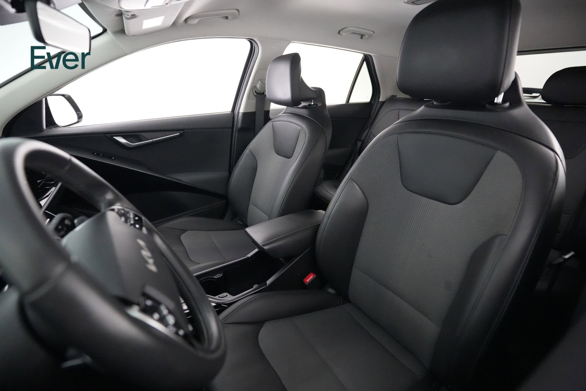 Used 2023 Kia Niro Wind FWD image 4