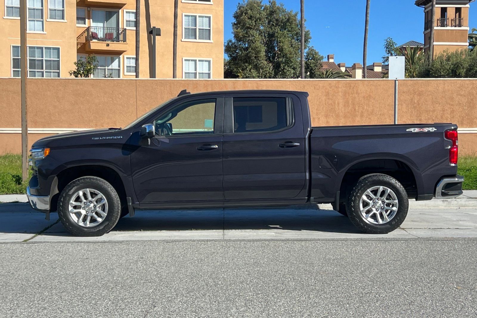 Used 2022 Chevrolet Silverado 1500 LT image 7