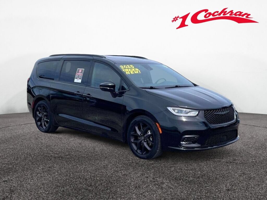 Used 2025 Chrysler Pacifica Limited FWD image 1