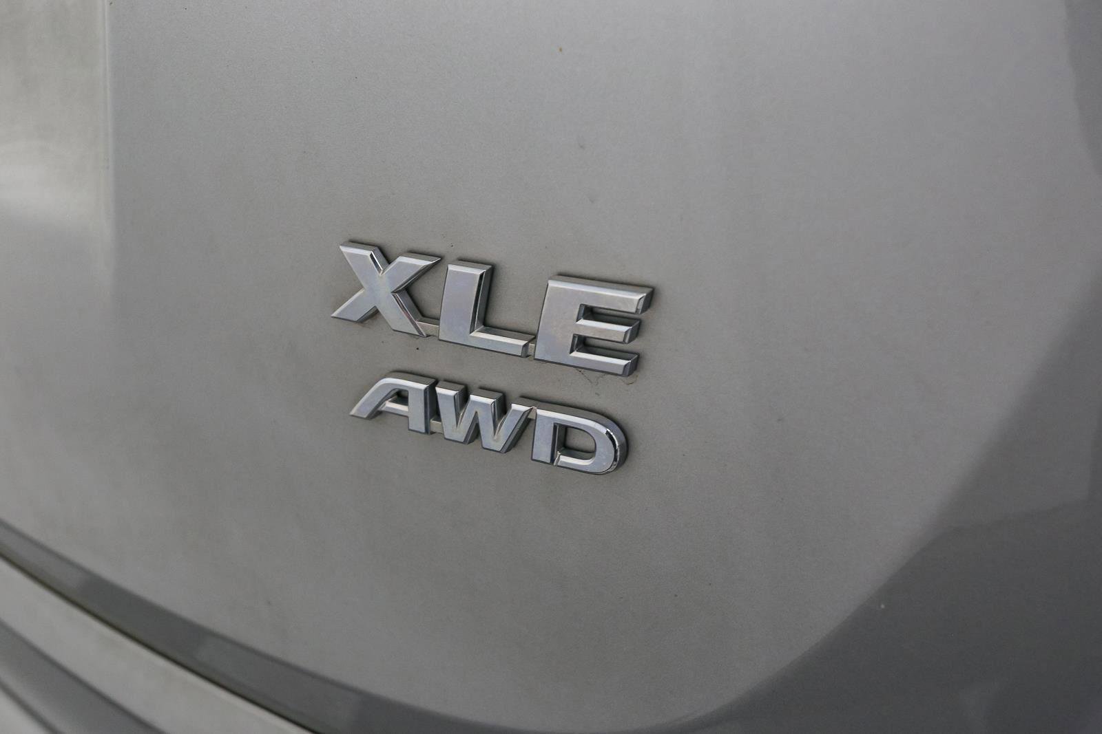 Used 2017 Toyota RAV4 XLE w/ Plus Special Value Package AWD/4WD image 11