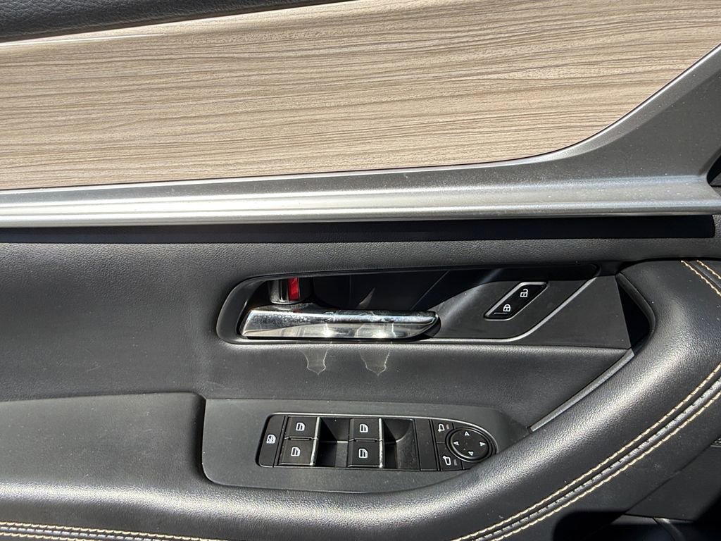 Used 2024 MAZDA CX-90 Plug-In Hybrid w/ Preferred AWD/4WD image 11