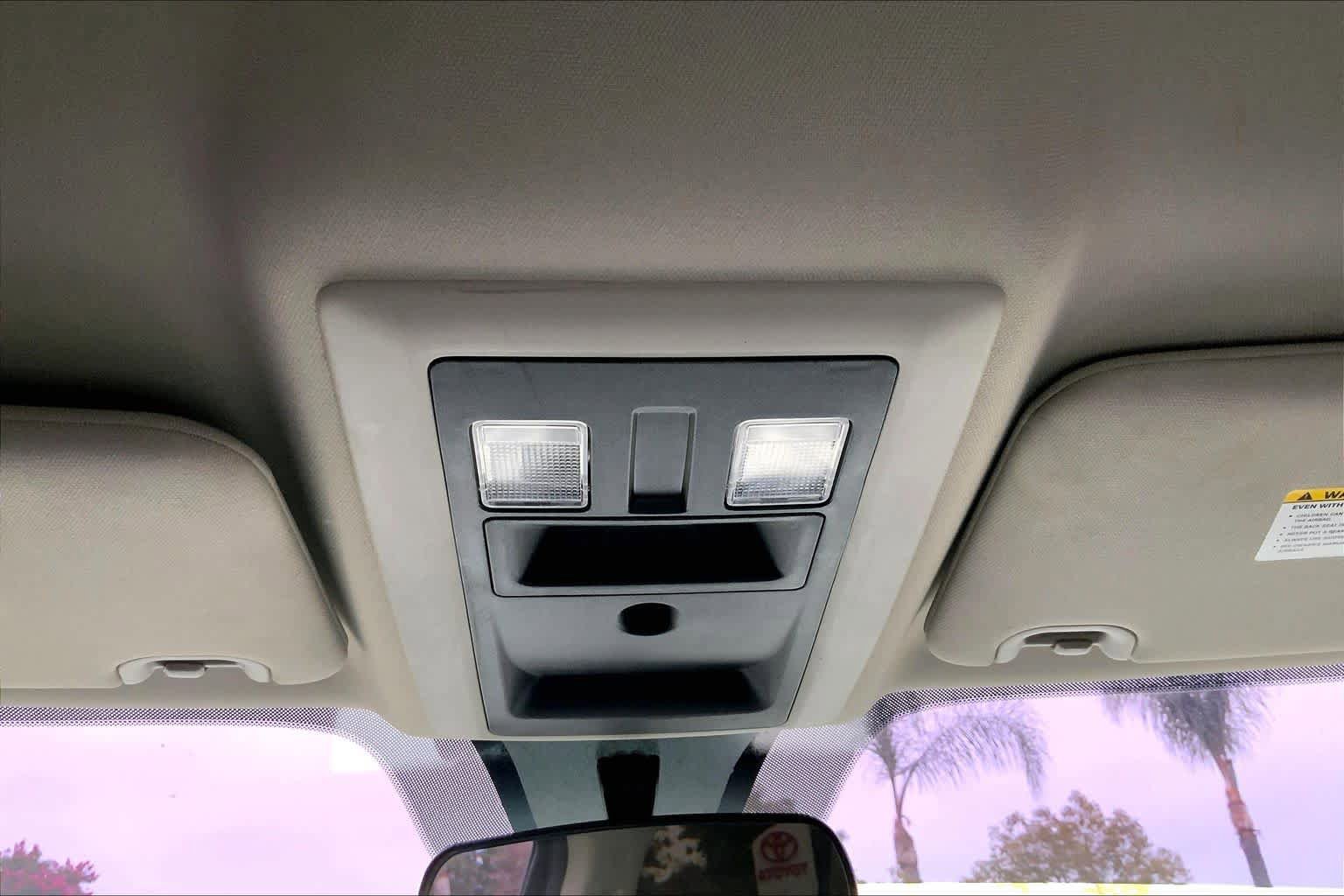 Used 2022 RAM 1500 Classic SLT RWD image 31