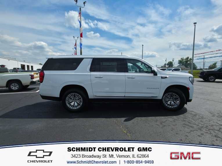 Used 2022 GMC Yukon XL SLT w/ SLT Premium Package AWD/4WD image 4