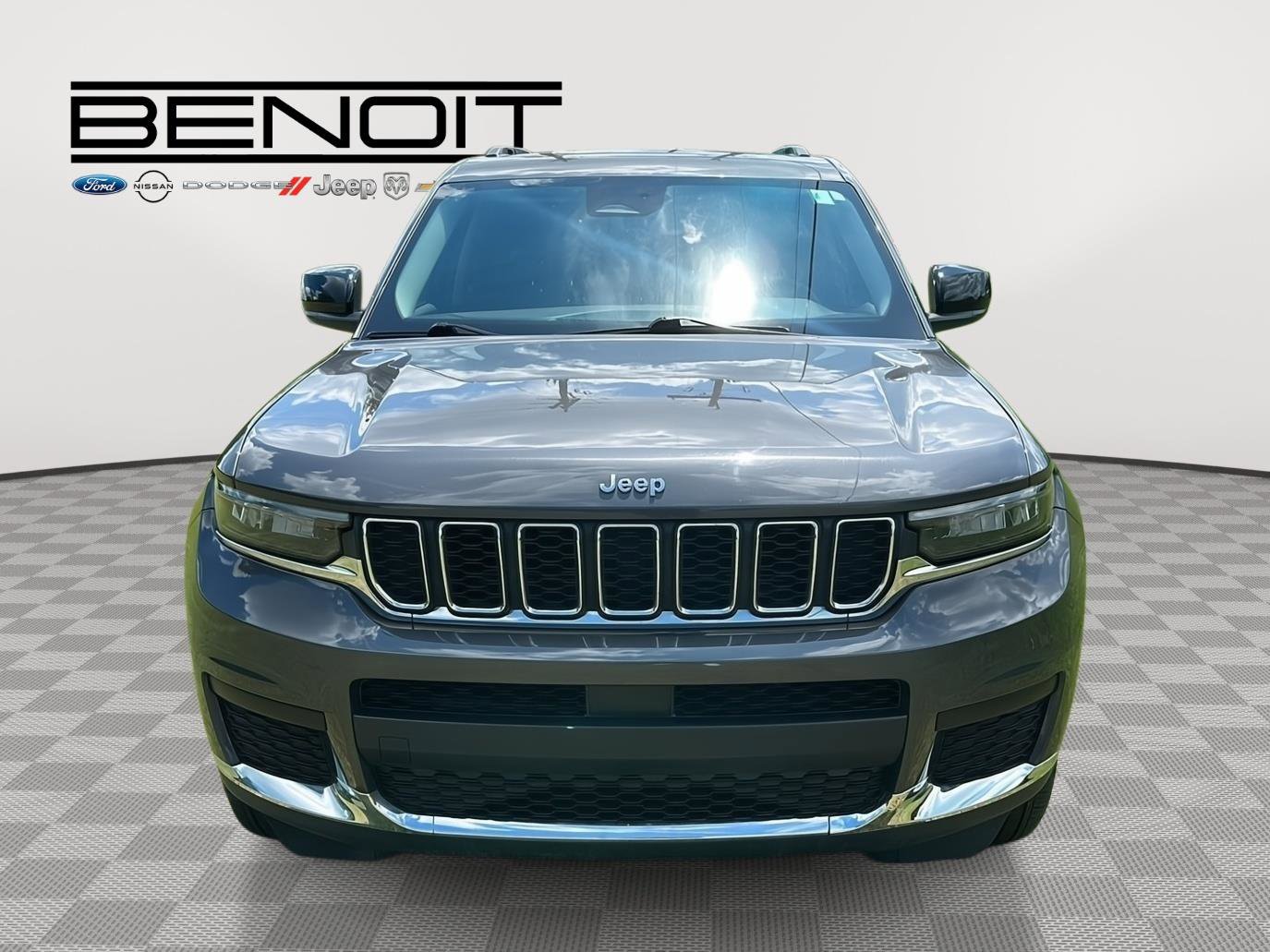 Used 2023 Jeep Grand Cherokee L Laredo w/ Luxury Tech Group I image 2