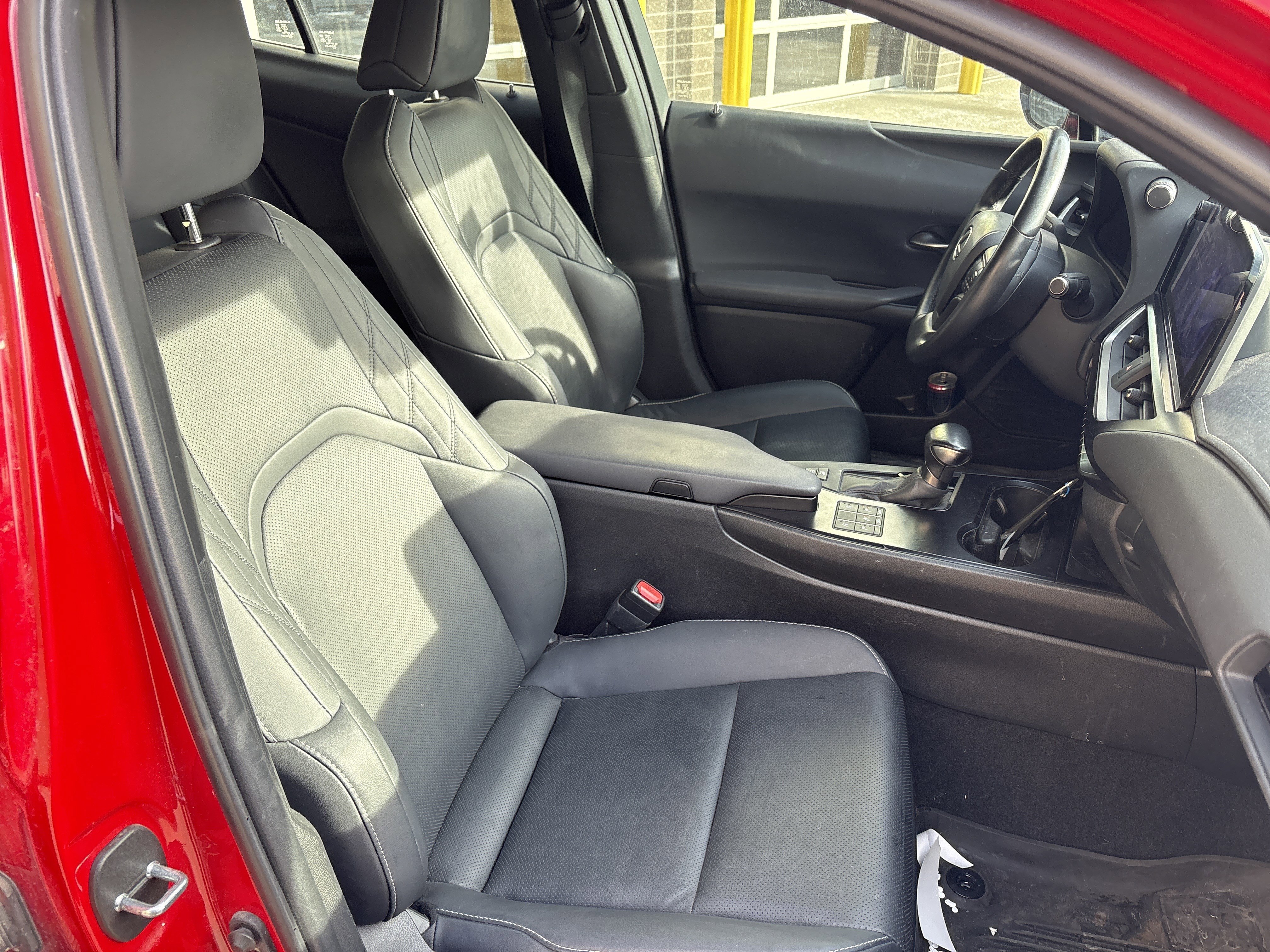 Used 2024 Lexus UX 250h AWD w/ Premium Package image 32