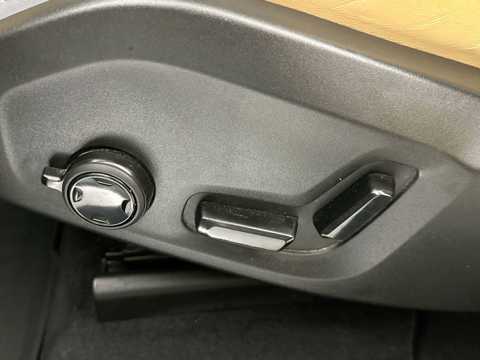 Used 2020 Volvo XC60 T5 Inscription image 20