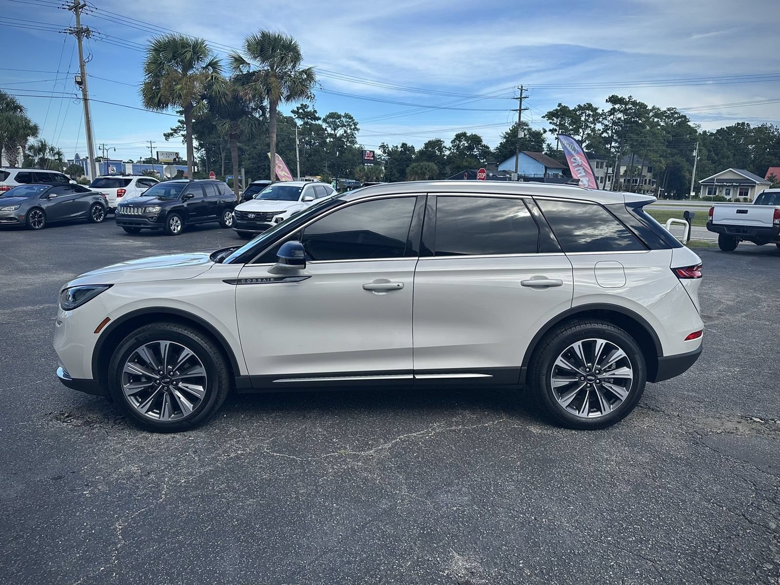 Used 2020 Lincoln Corsair Reserve w/ Elements Package AWD/4WD image 3