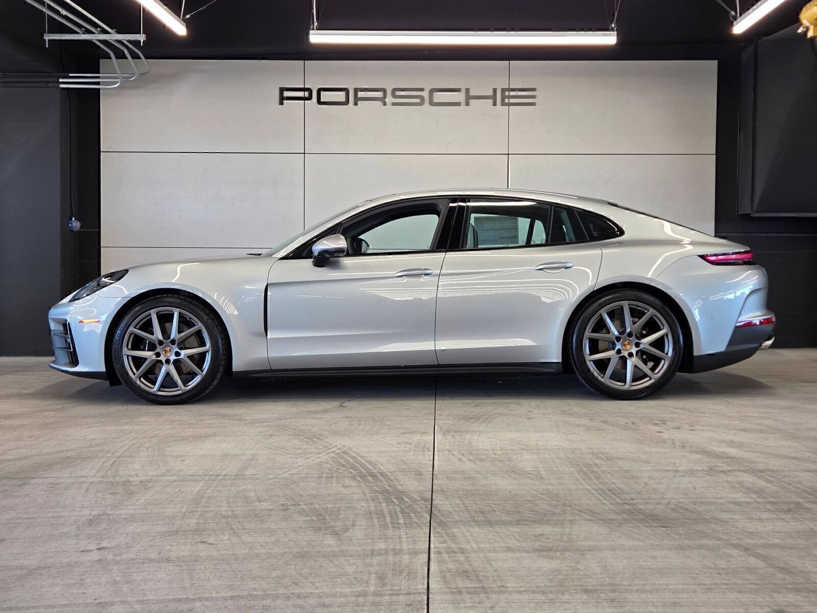 Certified 2026 Porsche Panamera RWD image 2