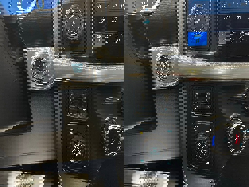 Used 2025 Ford F150 Lariat w/ Equipment Group 501A Mid image 23