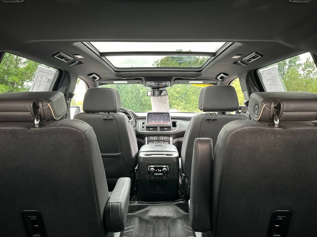 Used 2023 GMC Yukon SLT w/ SLT Premium Package AWD/4WD image 38