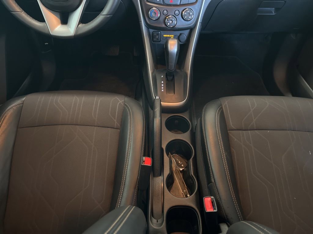 Used 2022 Chevrolet Trax LT w/ LT Convenience Package image 10