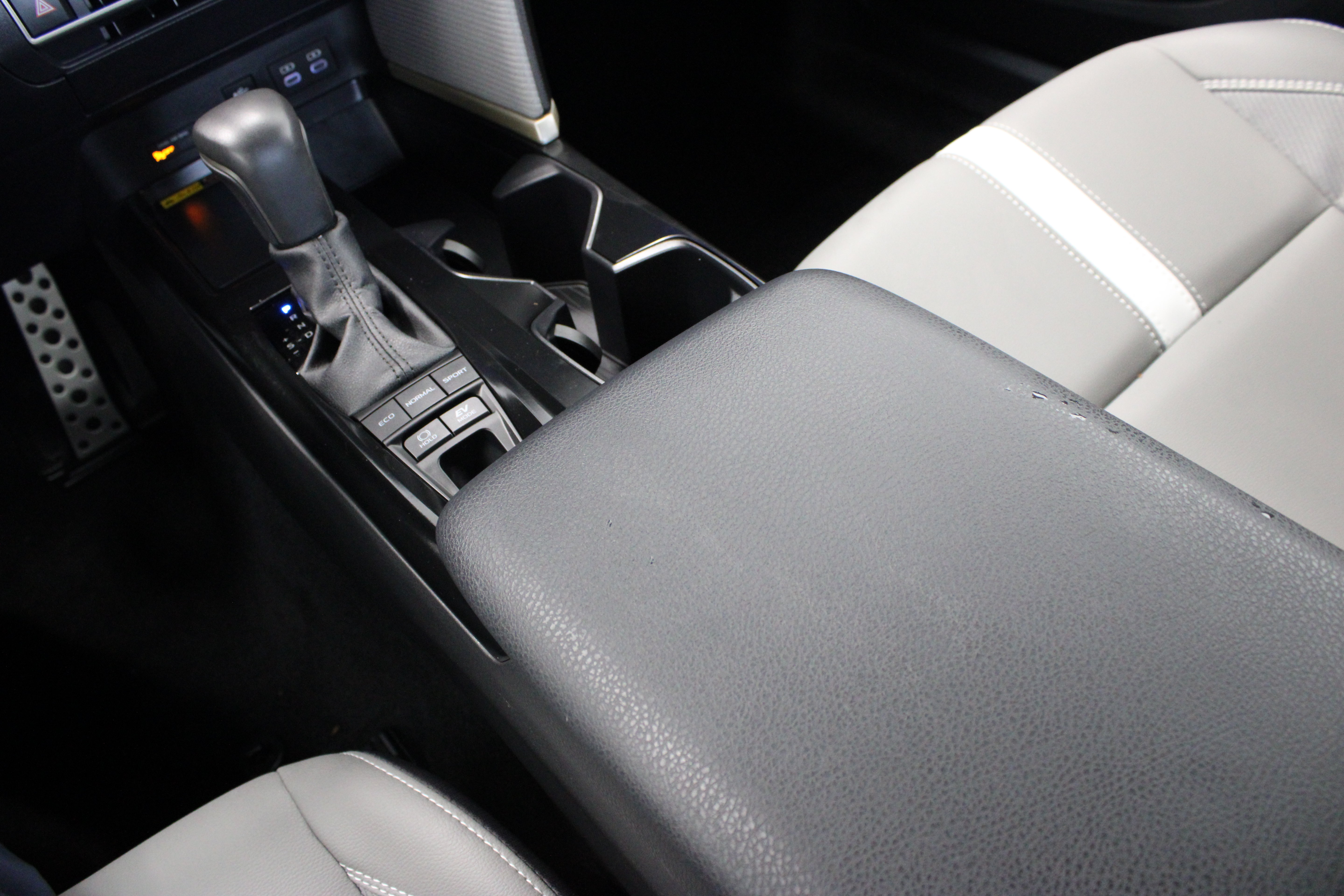 Used 2026 Toyota Camry SE FWD image 16